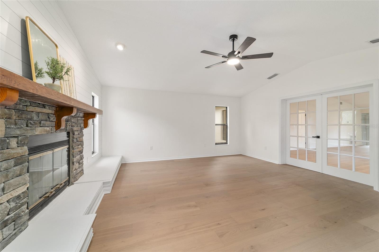 Image 16 of 94 For 10575 27th Avenue