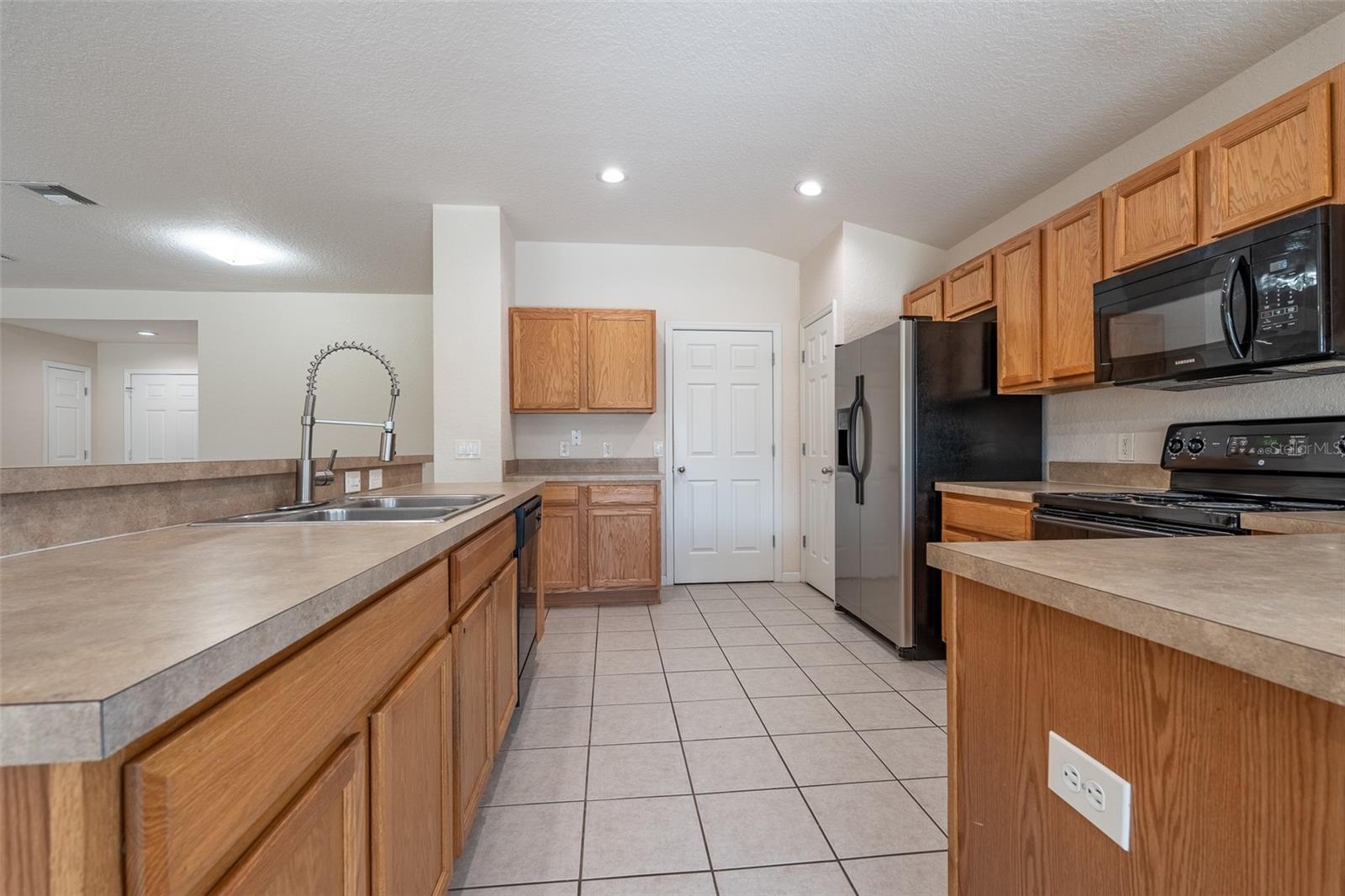 Image 17 of 61 For 5700 45 Street