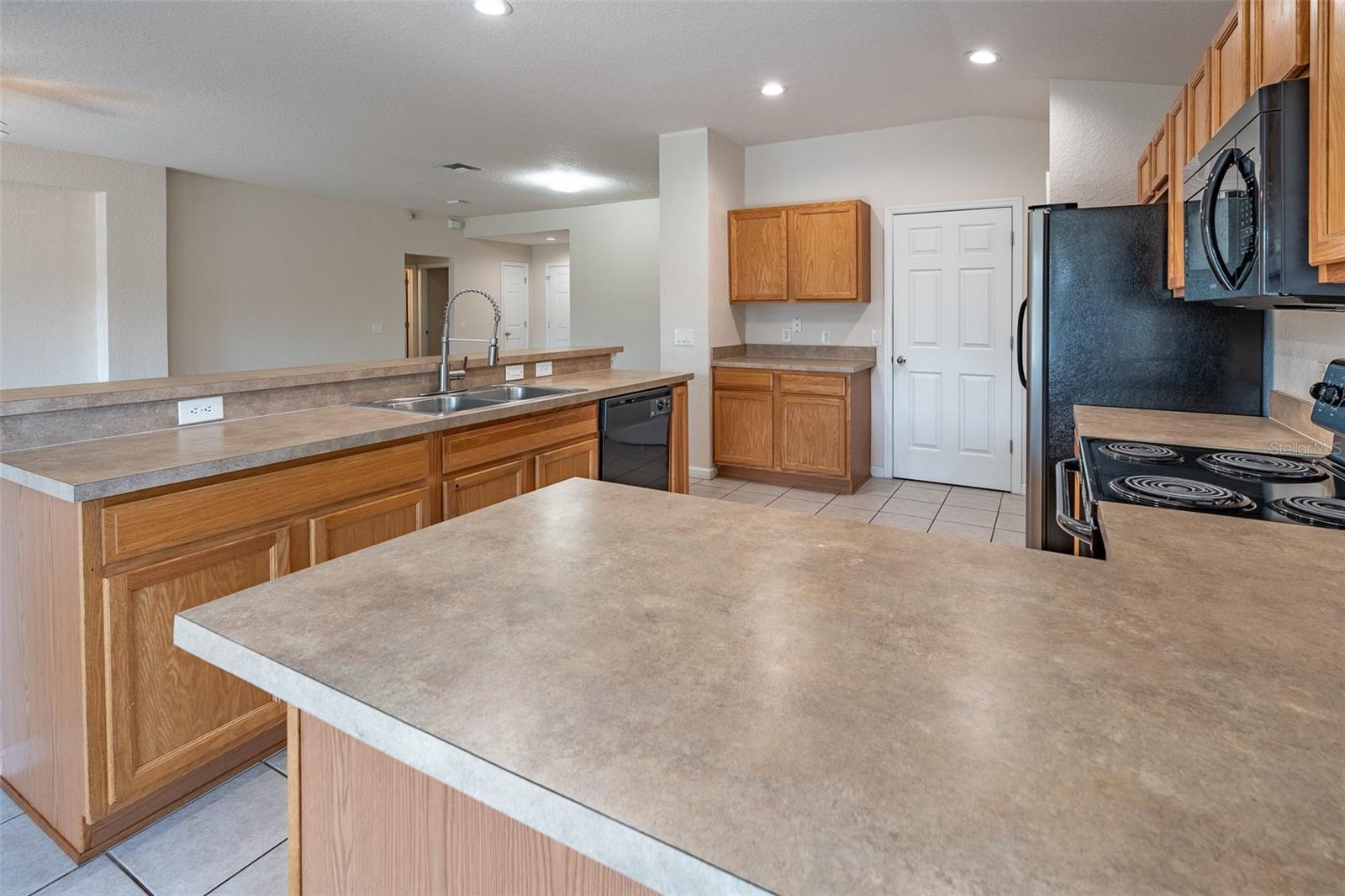 Image 18 of 61 For 5700 45 Street