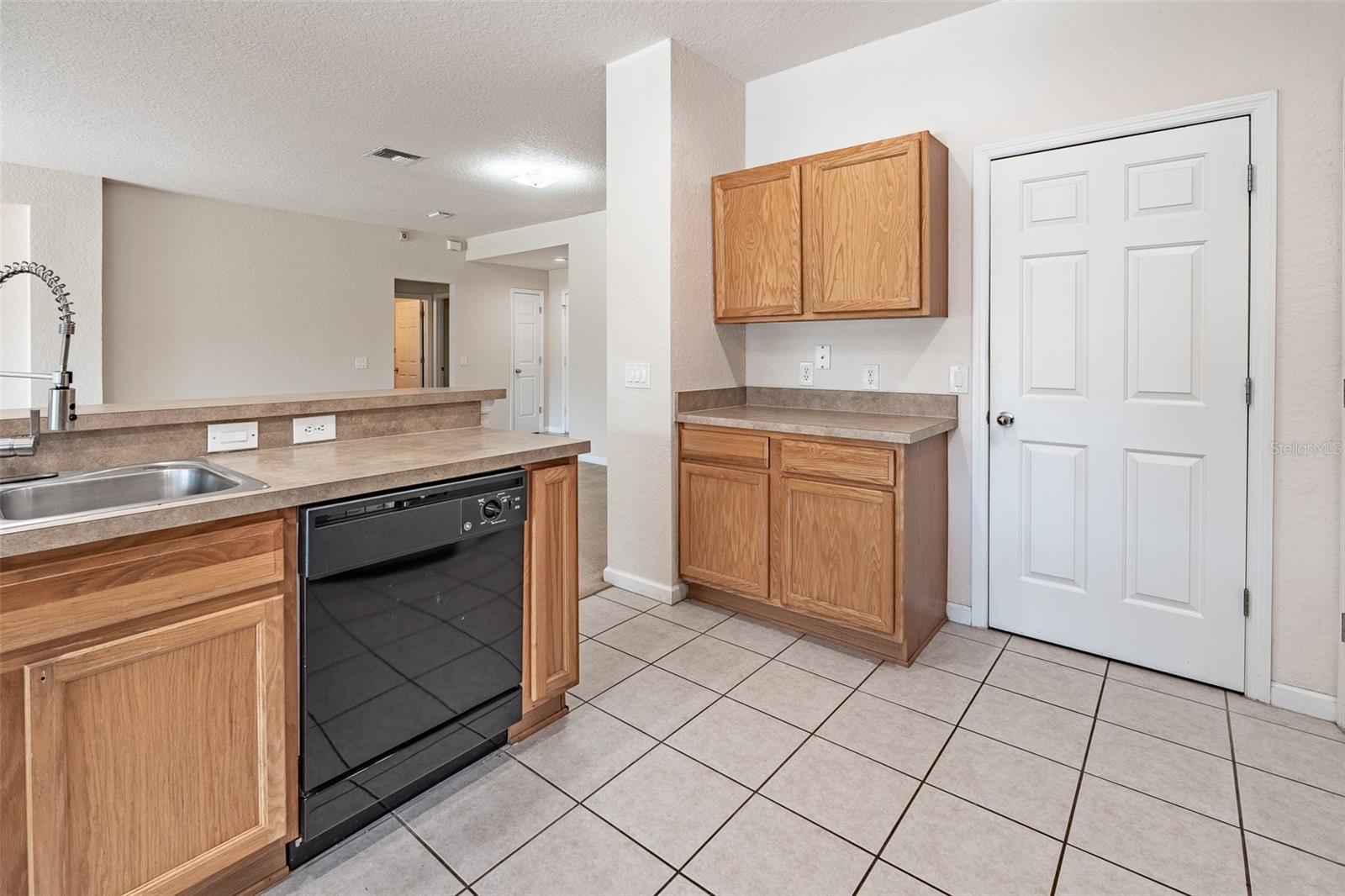 Image 21 of 61 For 5700 45 Street