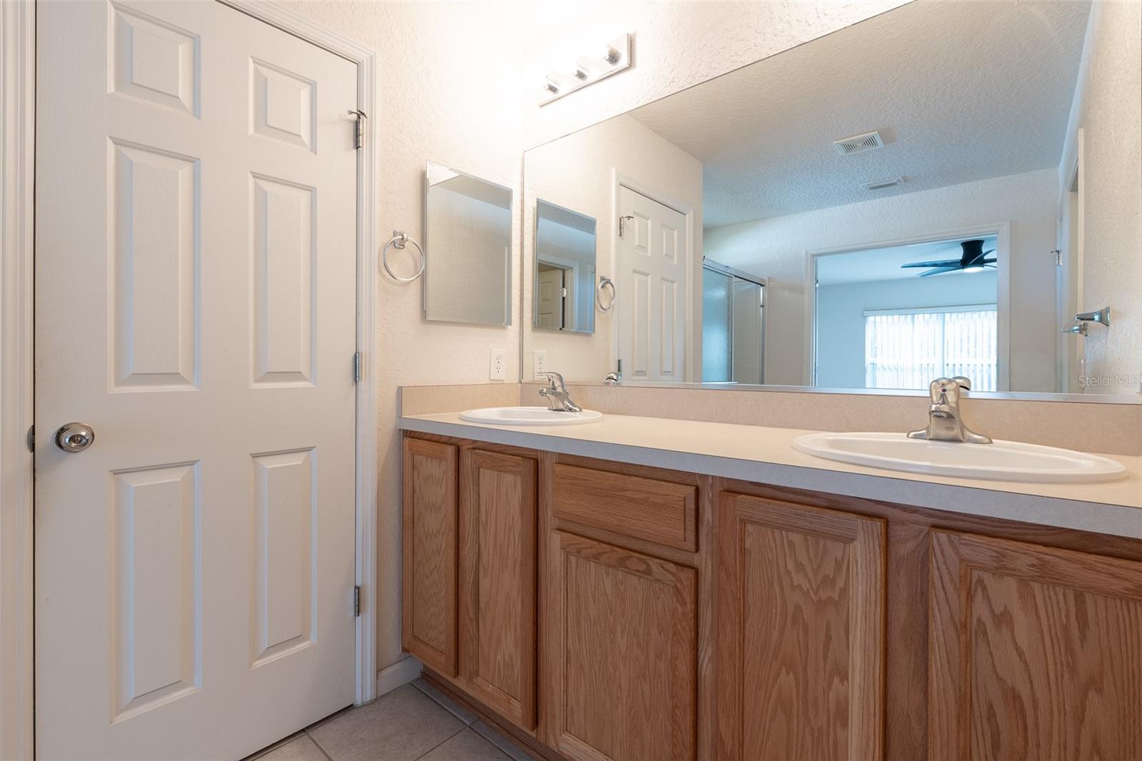 Image 32 of 61 For 5700 45 Street