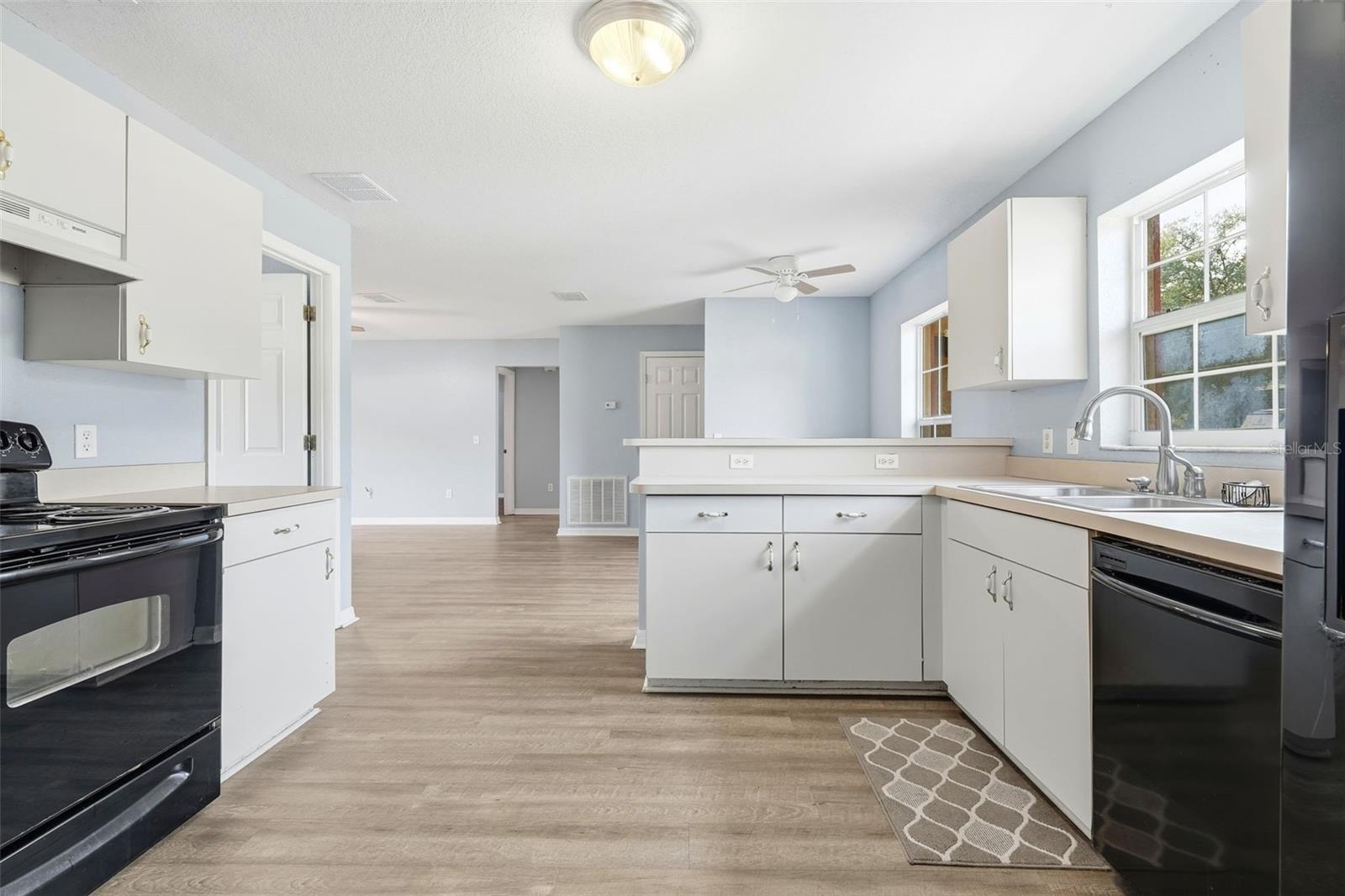 Image 16 of 35 For 14165 35th Court