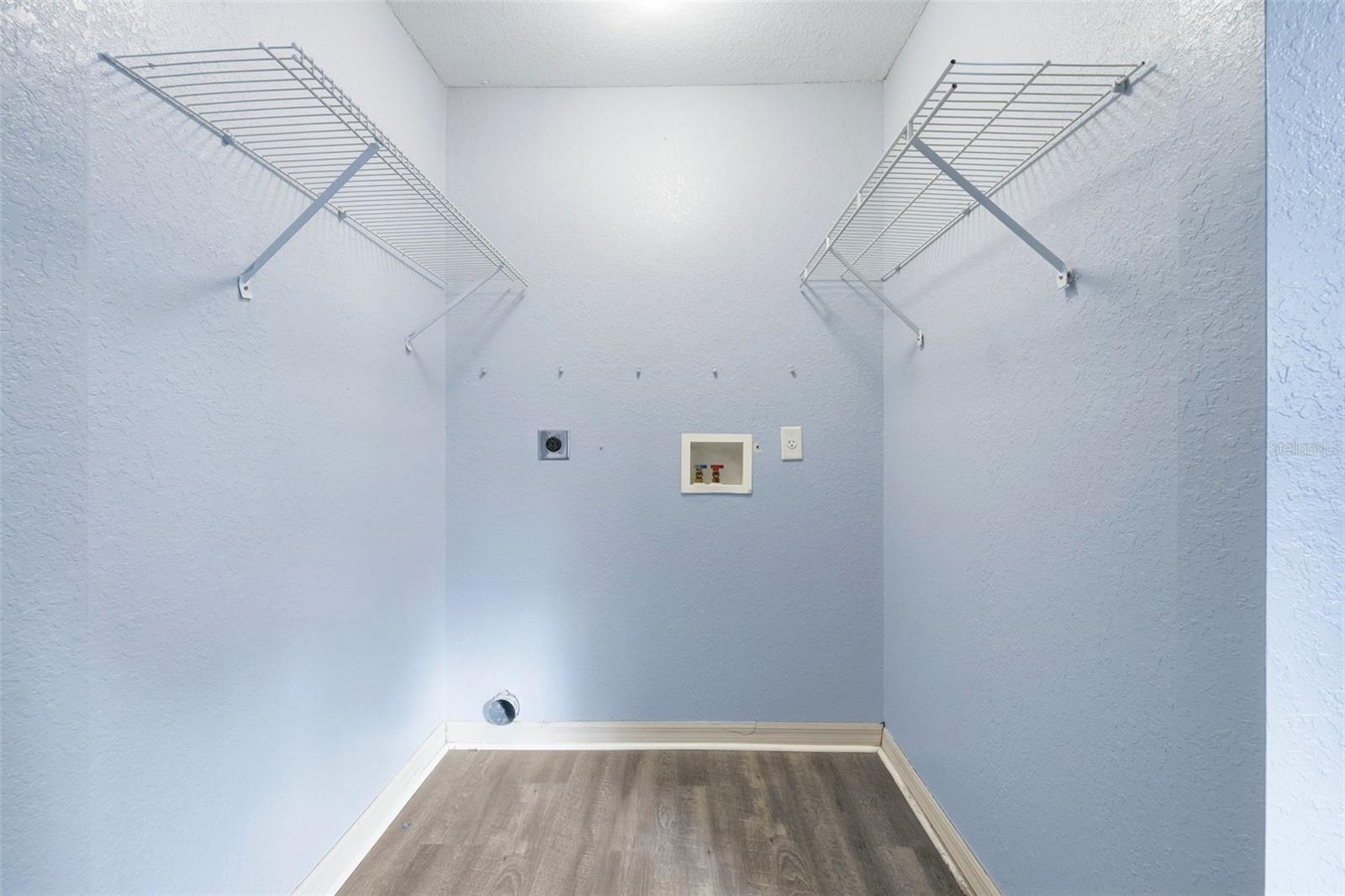 Image 21 of 35 For 14165 35th Court