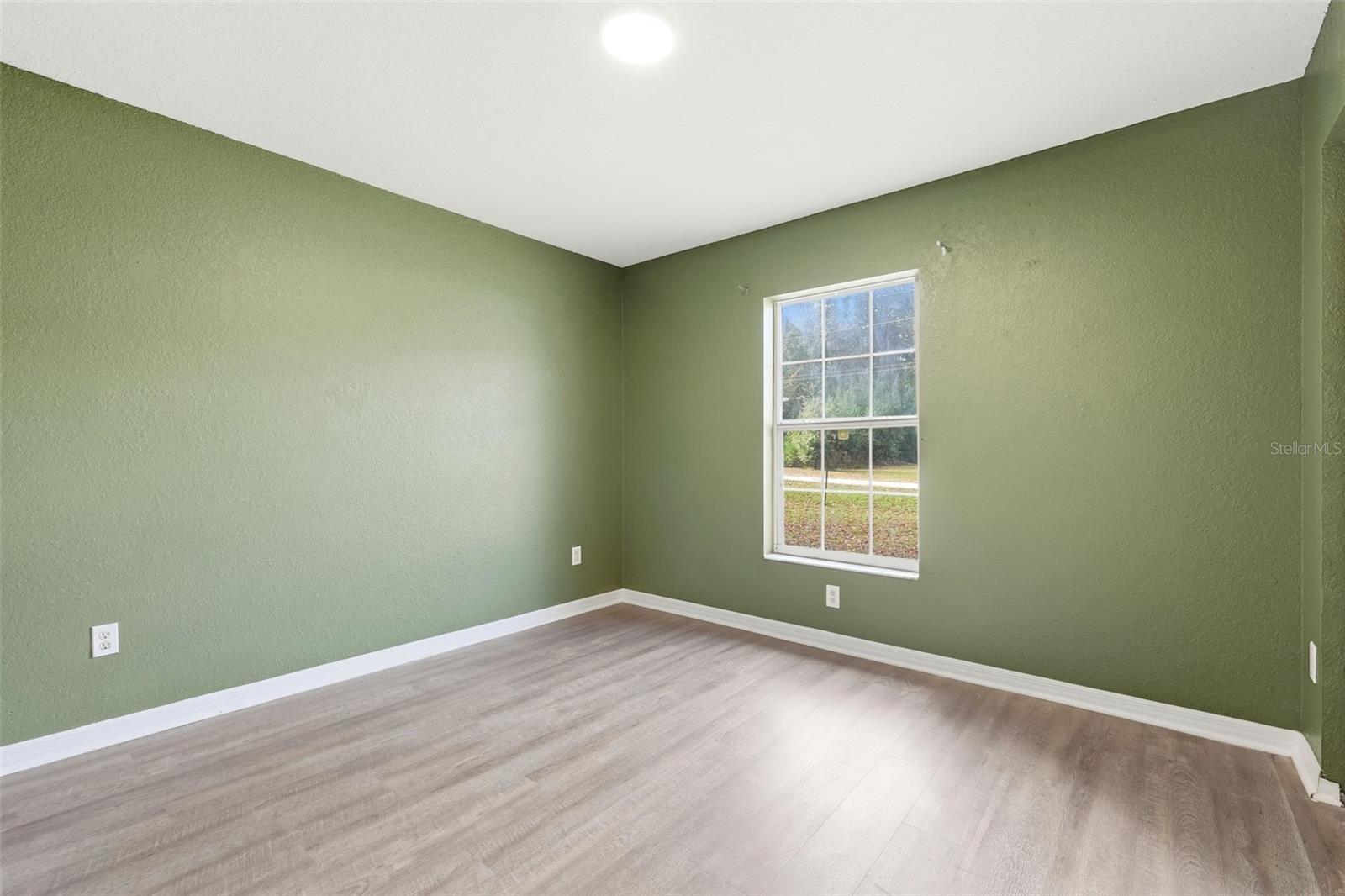 Image 23 of 35 For 14165 35th Court