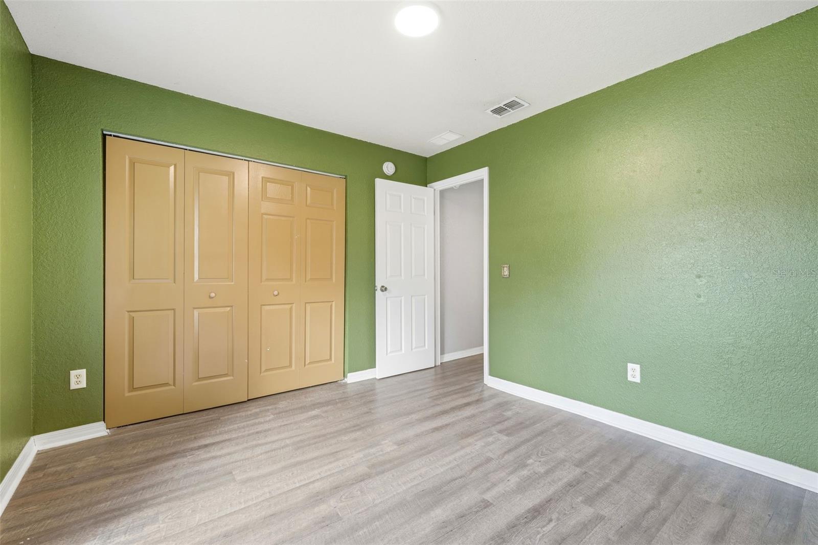 Image 24 of 35 For 14165 35th Court