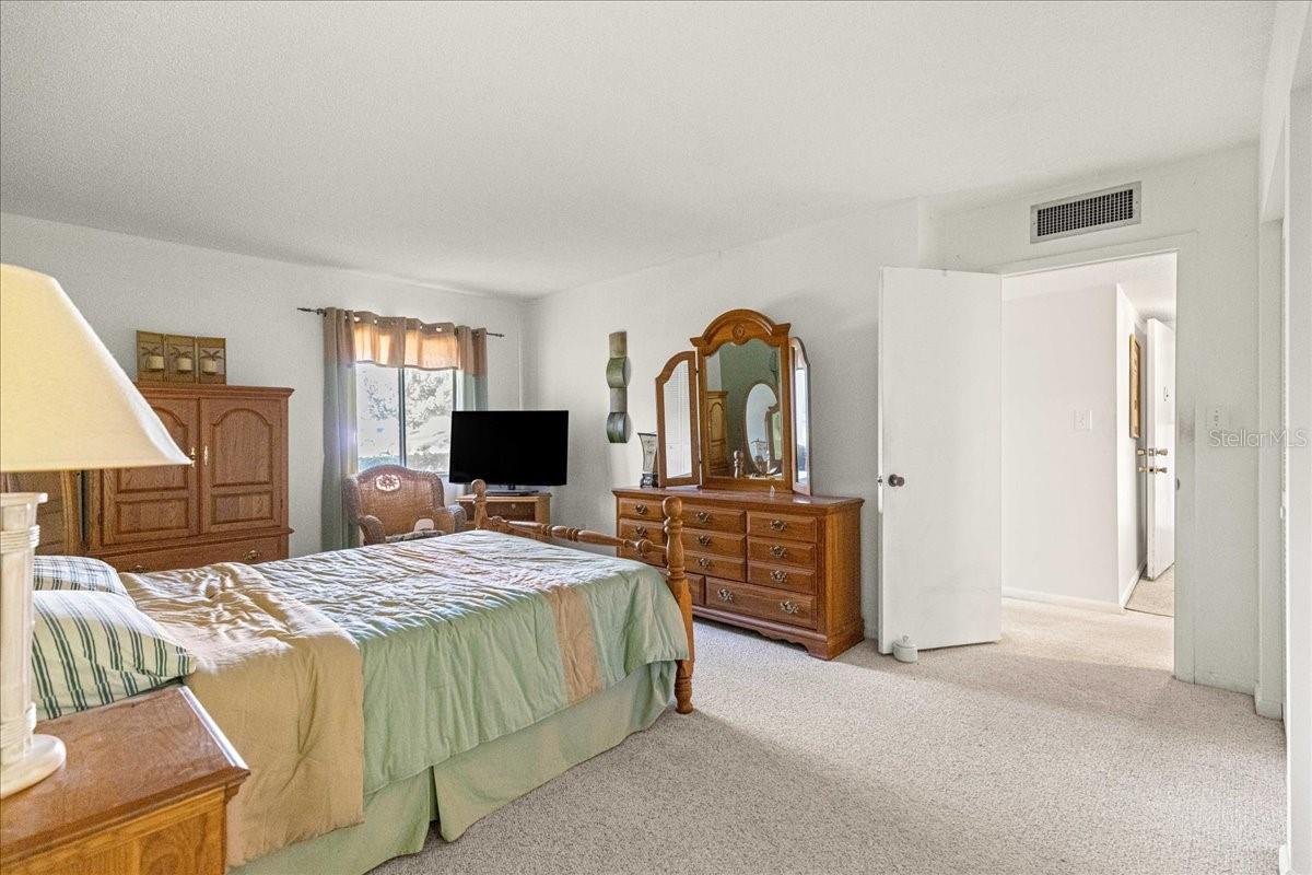 Image 13 of 41 For 584 Fairways Circle A