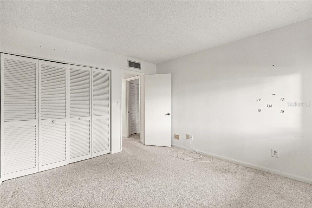 Image 17 of 41 For 584 Fairways Circle A