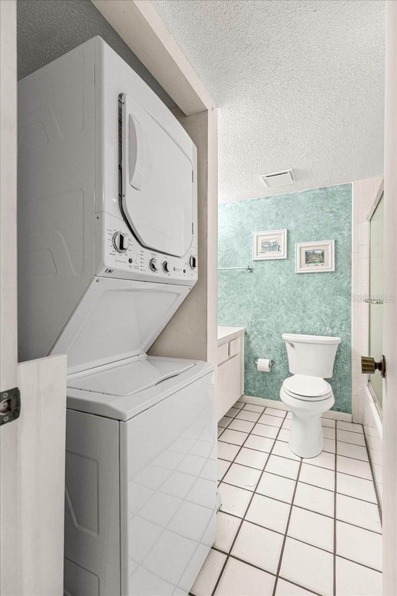 Image 21 of 41 For 584 Fairways Circle A