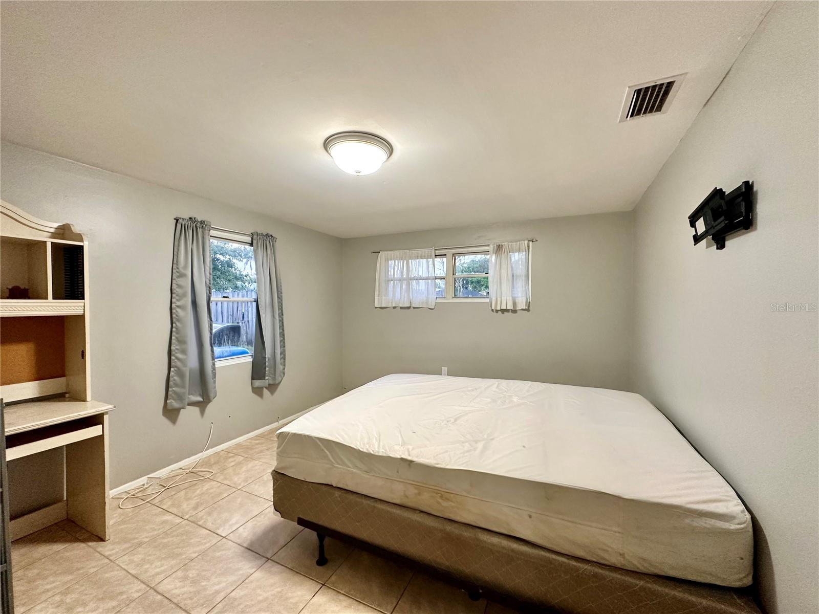 Image 11 of 13 For 10273 109th Avenue