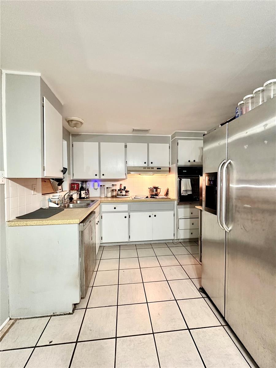 Image 6 of 13 For 10273 109th Avenue