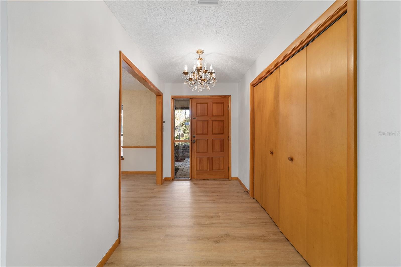 Listing photo id 9 for 2416 15th Street