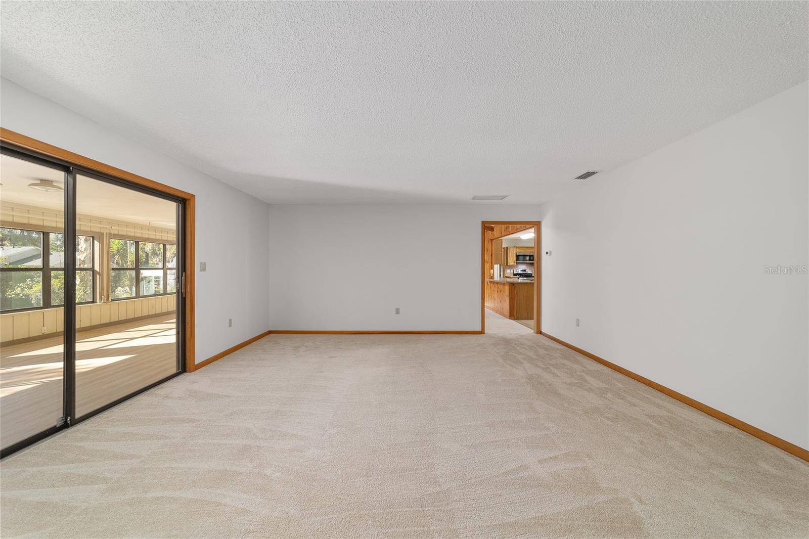 Listing photo id 11 for 2416 15th Street