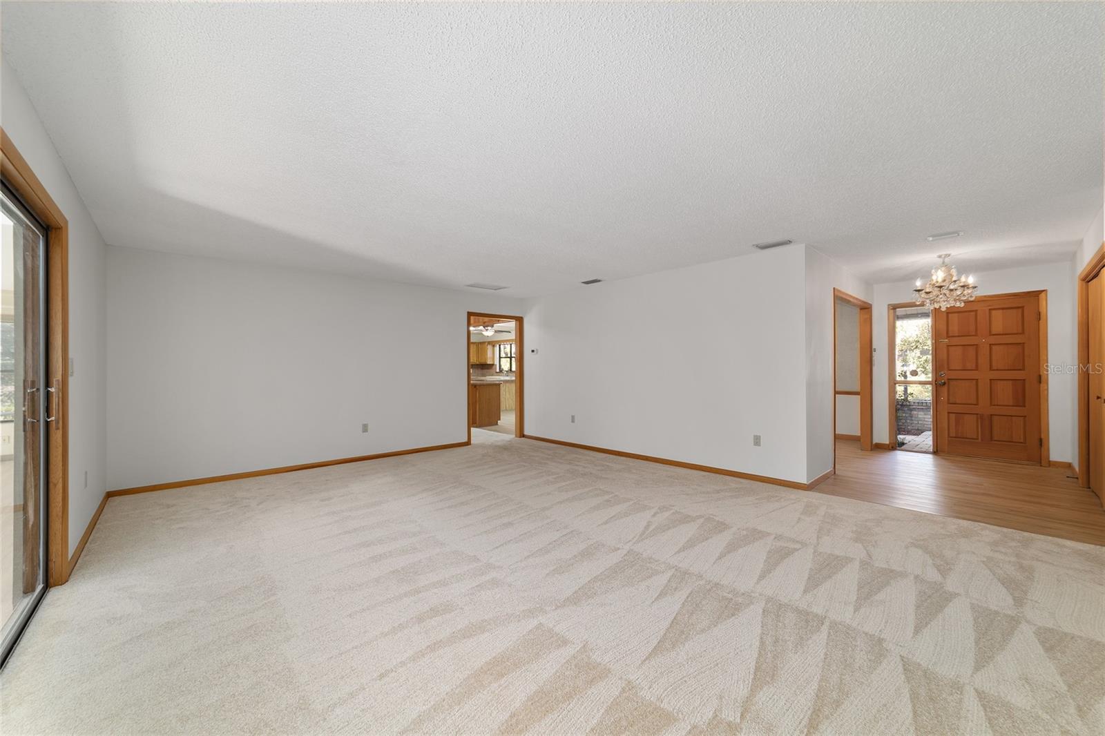 Listing photo id 12 for 2416 15th Street