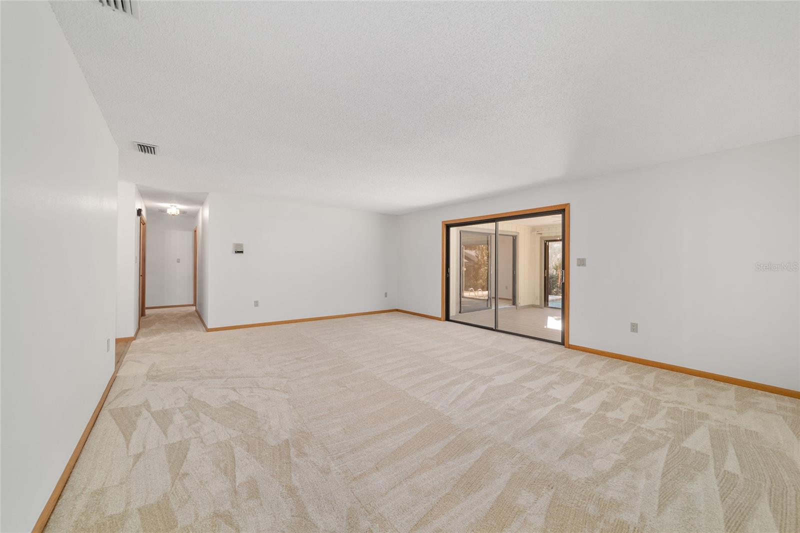 Listing photo id 13 for 2416 15th Street