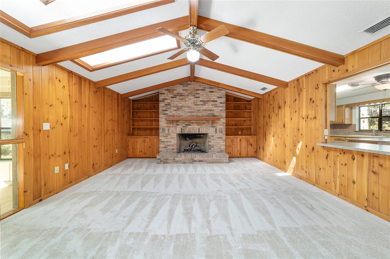 Listing photo id 15 for 2416 15th Street