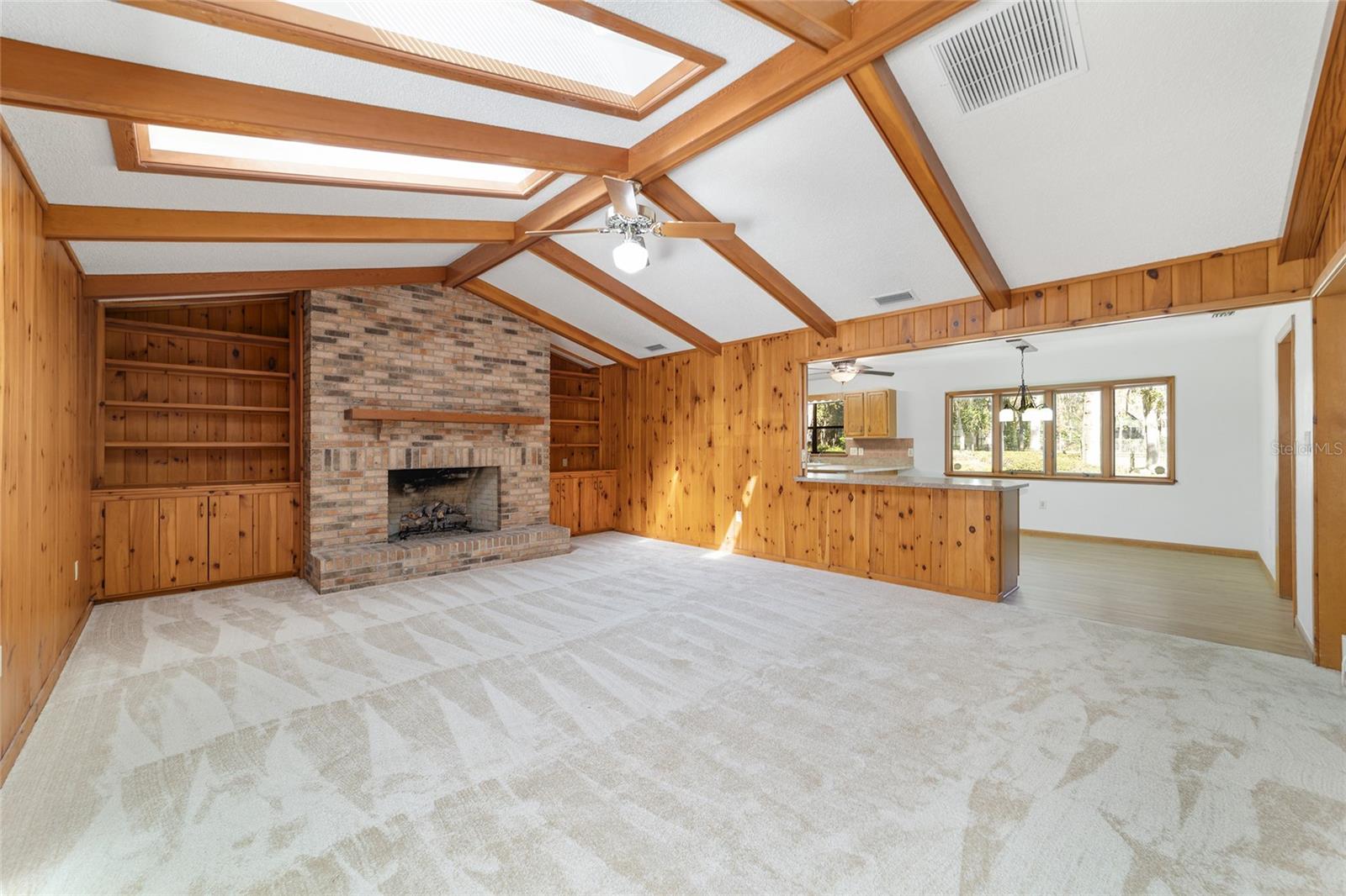 Listing photo id 17 for 2416 15th Street