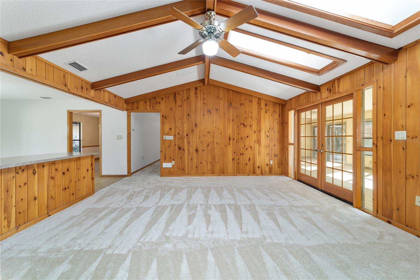 Listing photo id 18 for 2416 15th Street