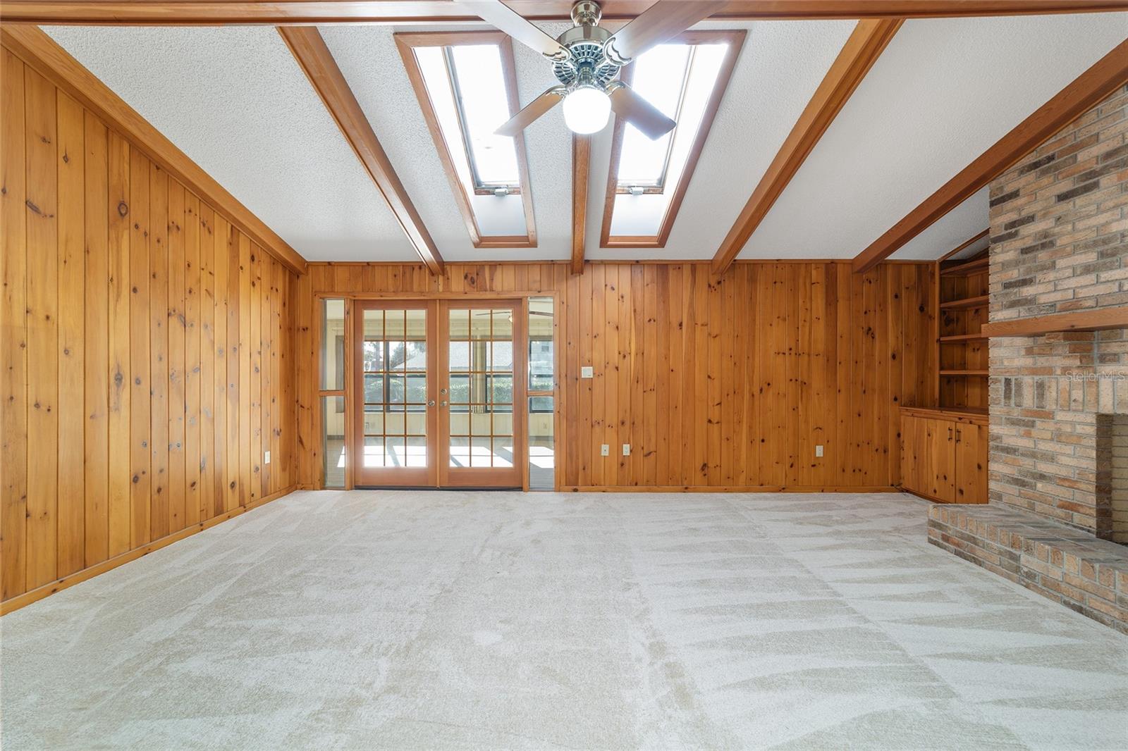 Listing photo id 19 for 2416 15th Street