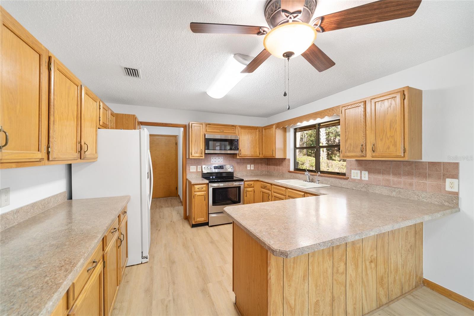 Listing photo id 24 for 2416 15th Street