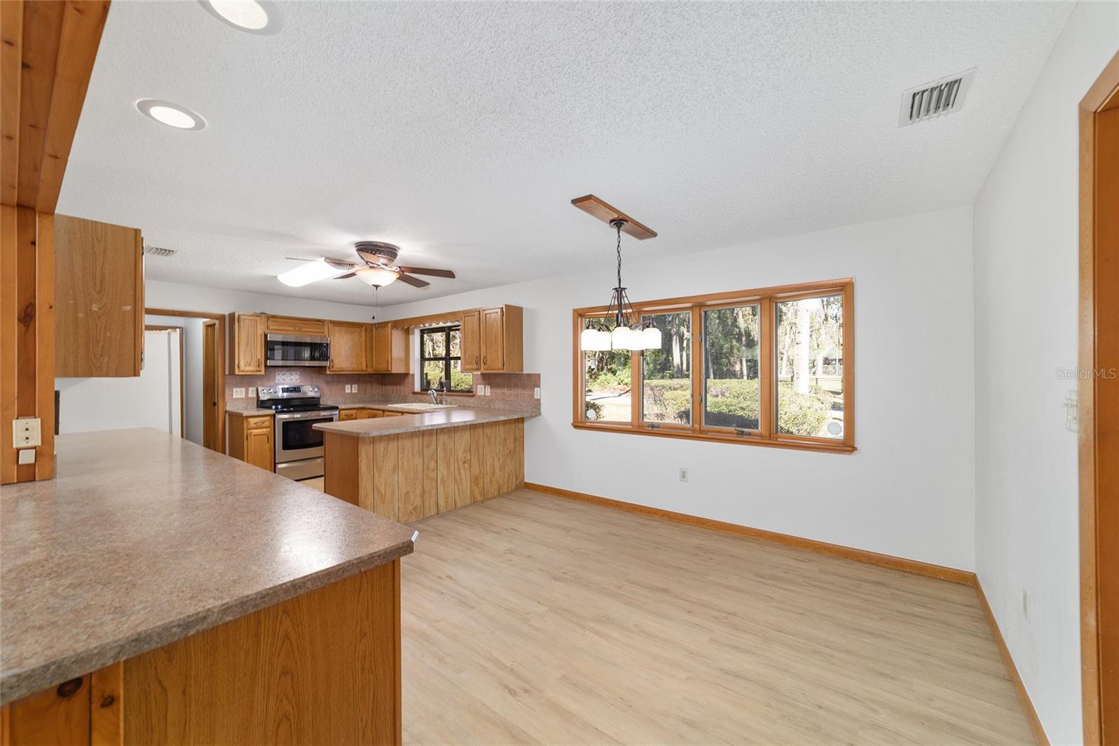 Listing photo id 28 for 2416 15th Street