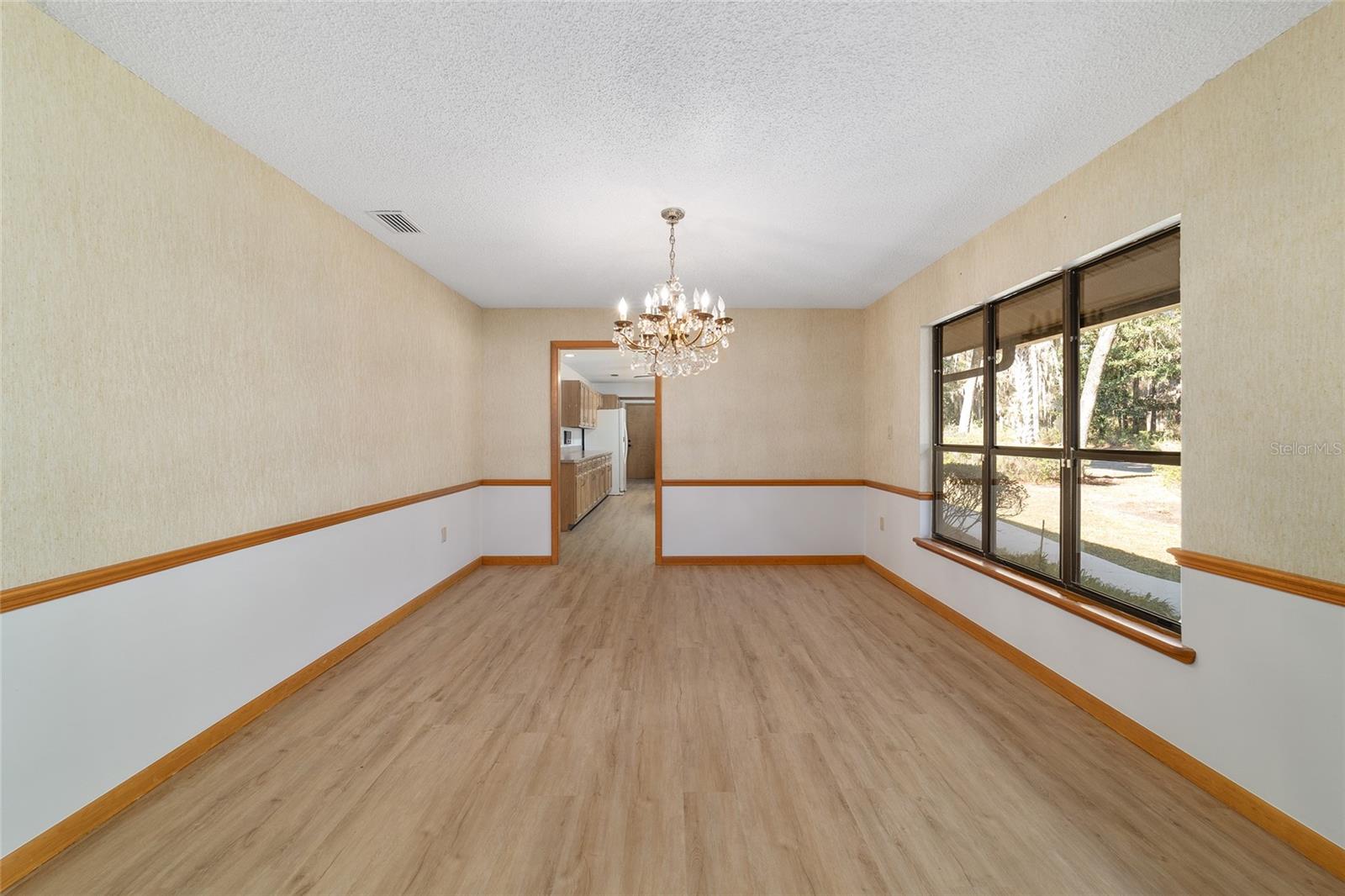 Listing photo id 36 for 2416 15th Street