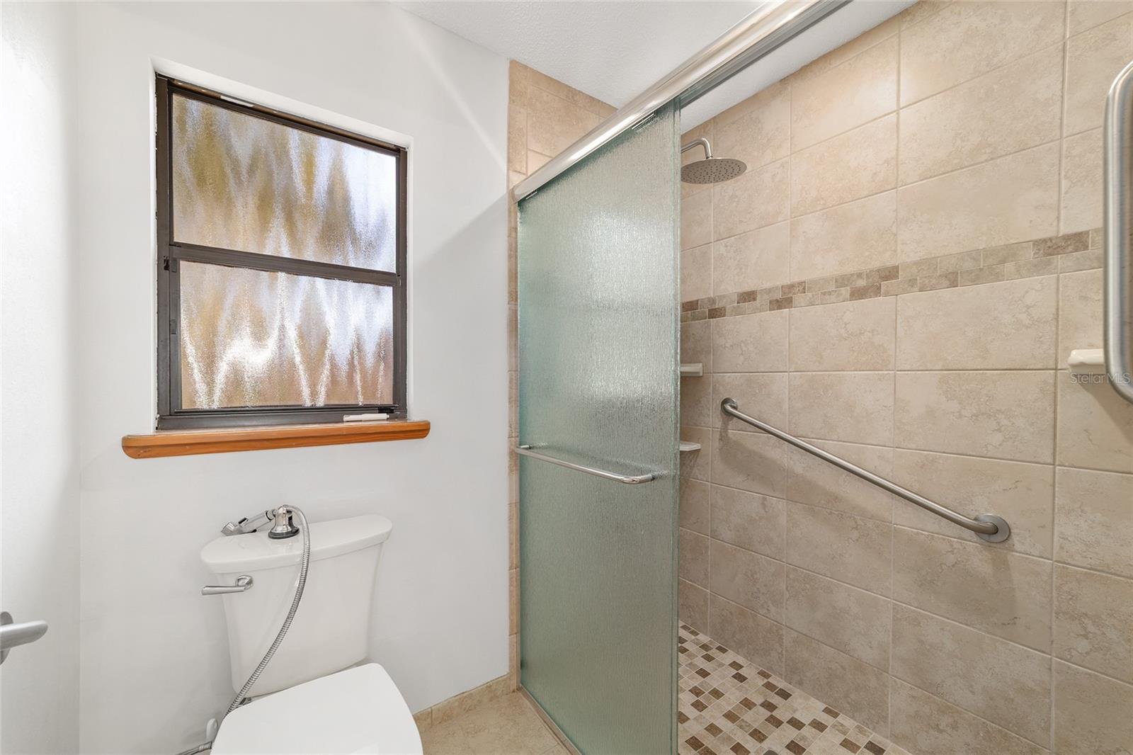 Listing photo id 51 for 2416 15th Street