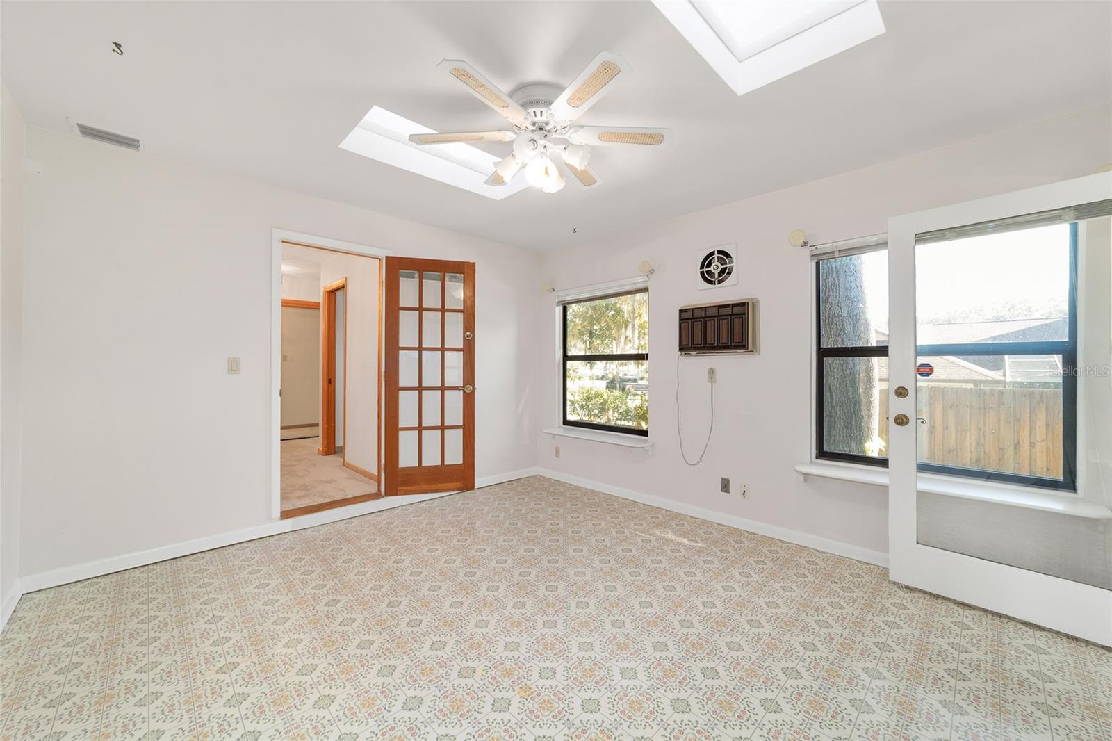 Listing photo id 53 for 2416 15th Street