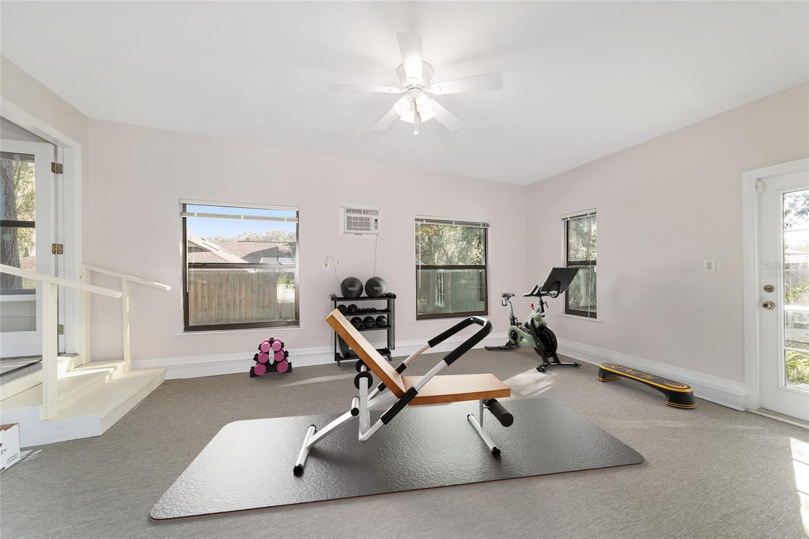 Listing photo id 56 for 2416 15th Street