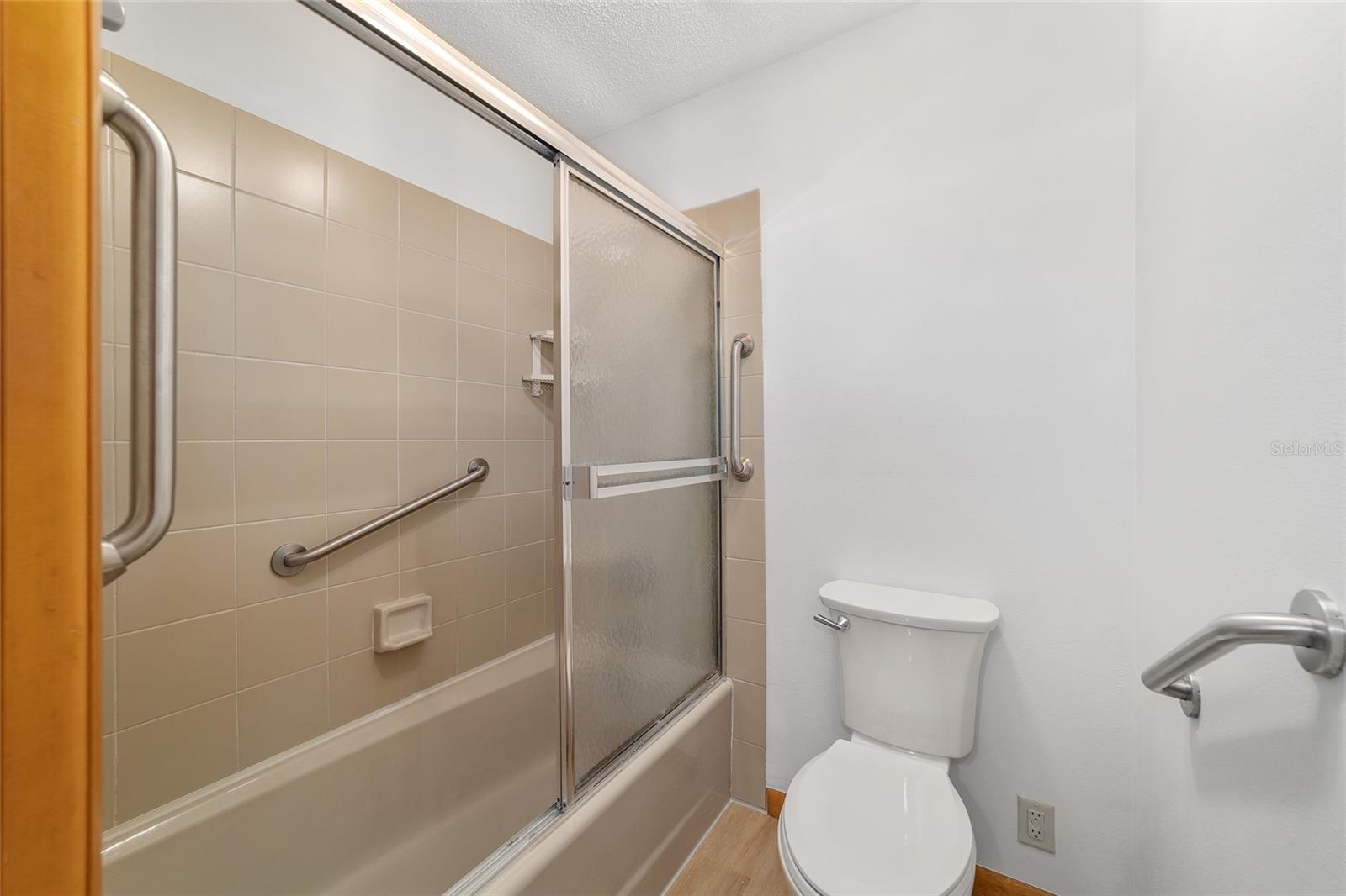 Listing photo id 59 for 2416 15th Street