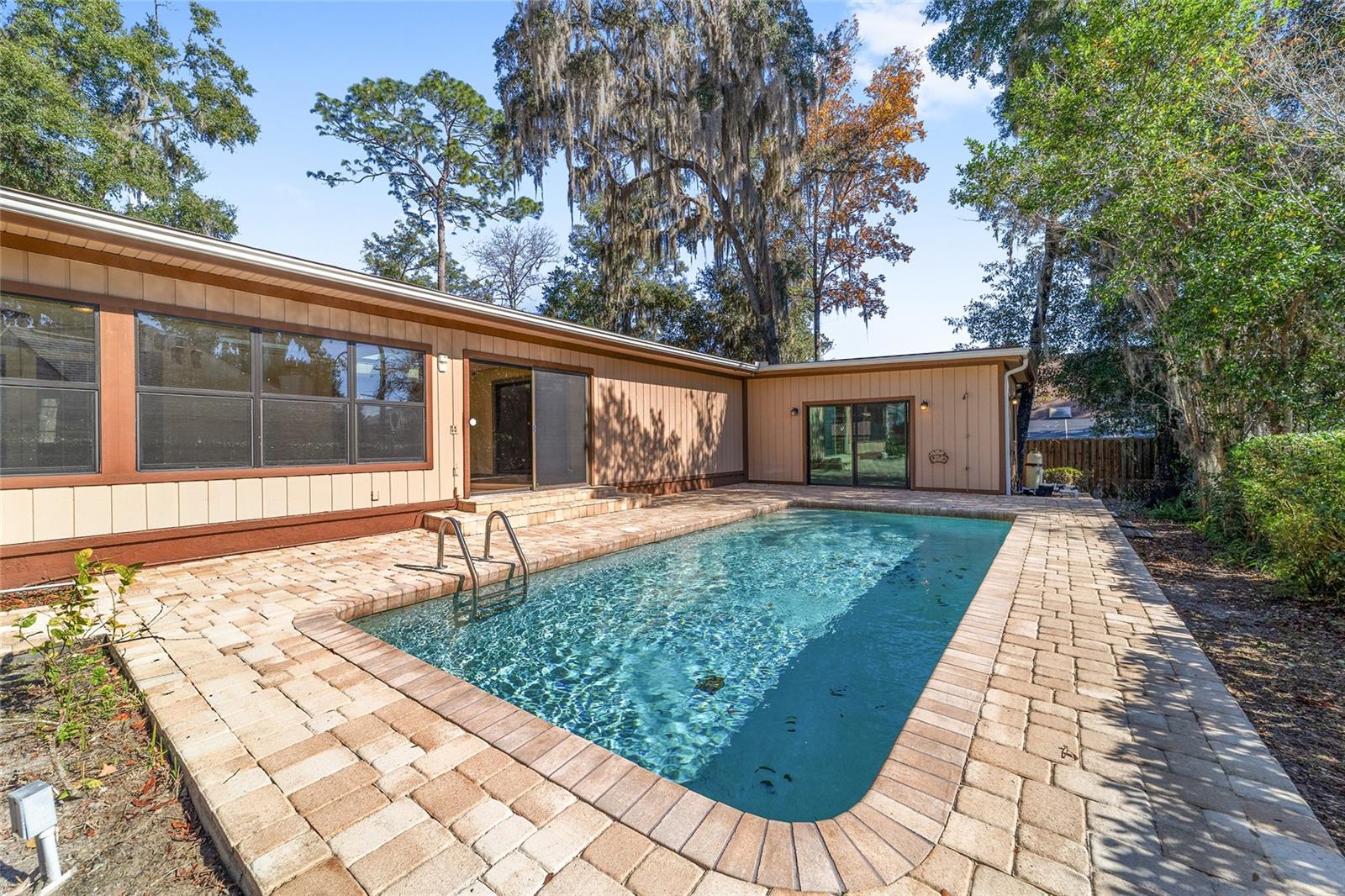 Listing photo id 5 for 2416 15th Street