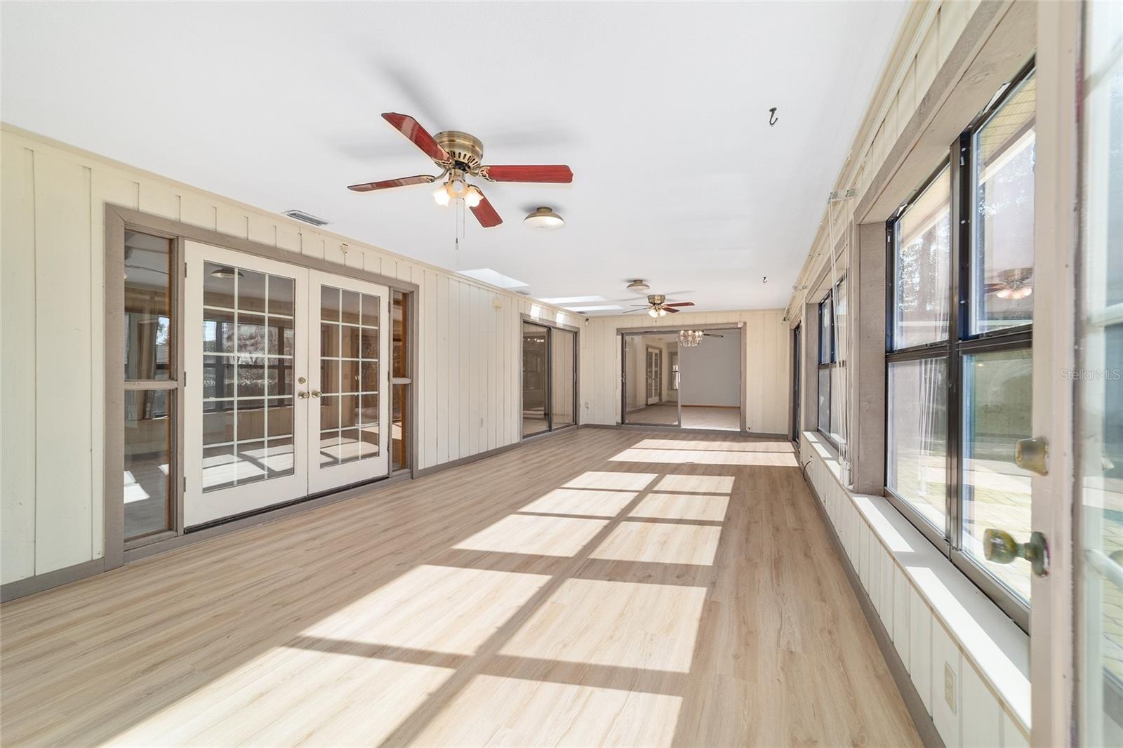 Listing photo id 76 for 2416 15th Street