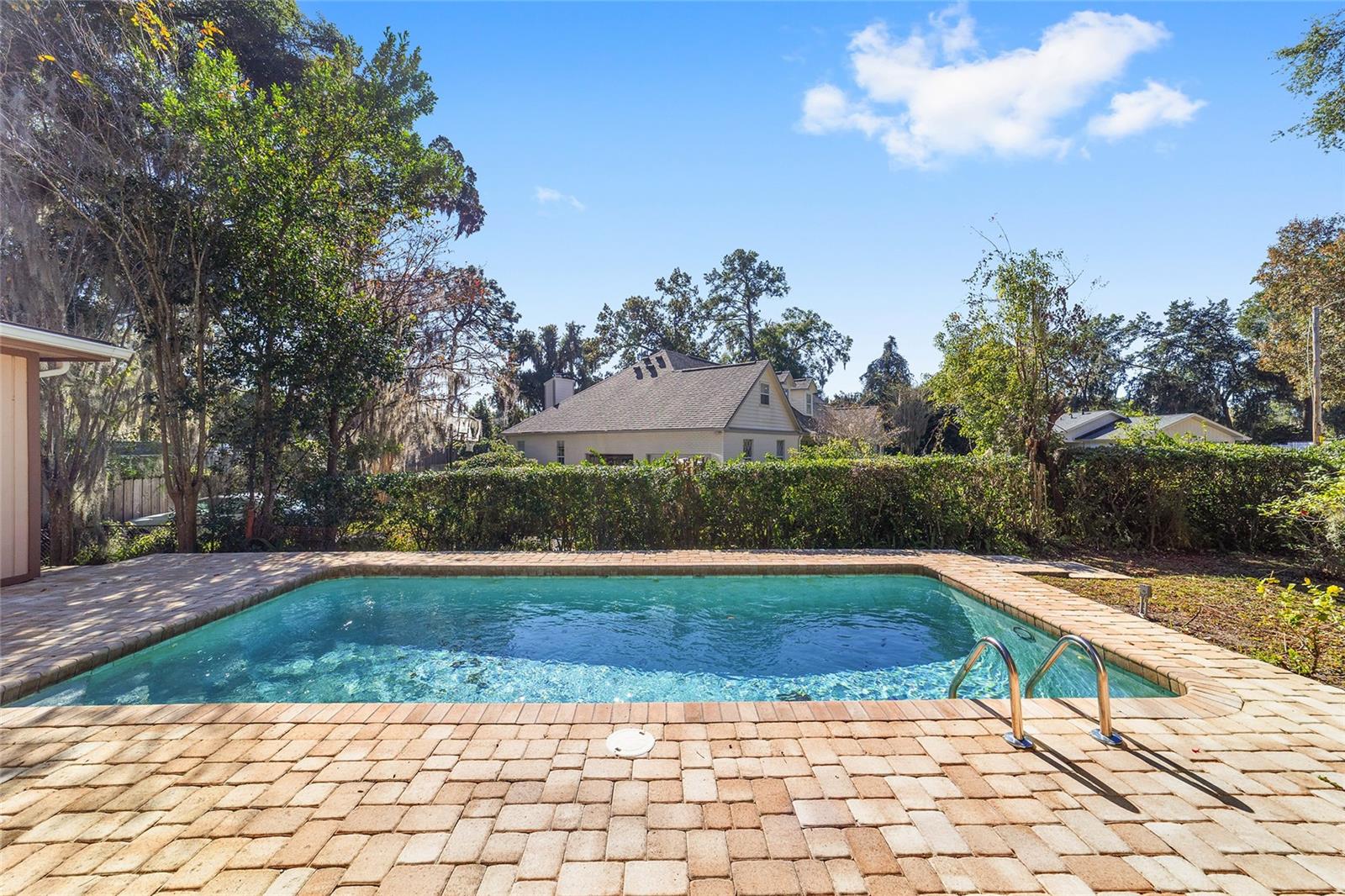 Listing photo id 77 for 2416 15th Street