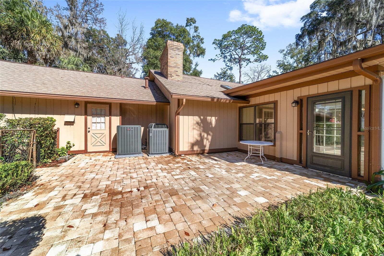 Listing photo id 82 for 2416 15th Street