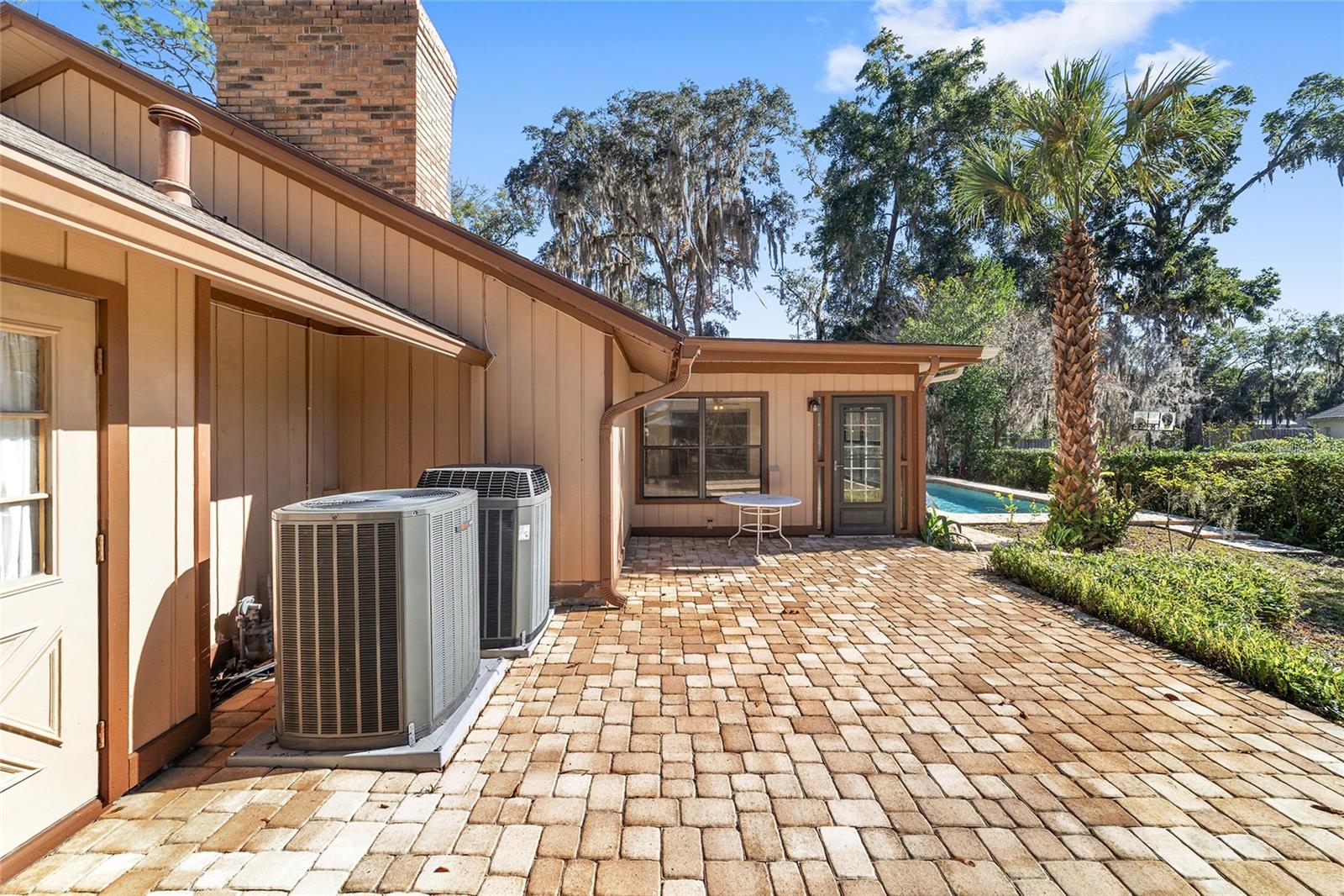 Listing photo id 83 for 2416 15th Street