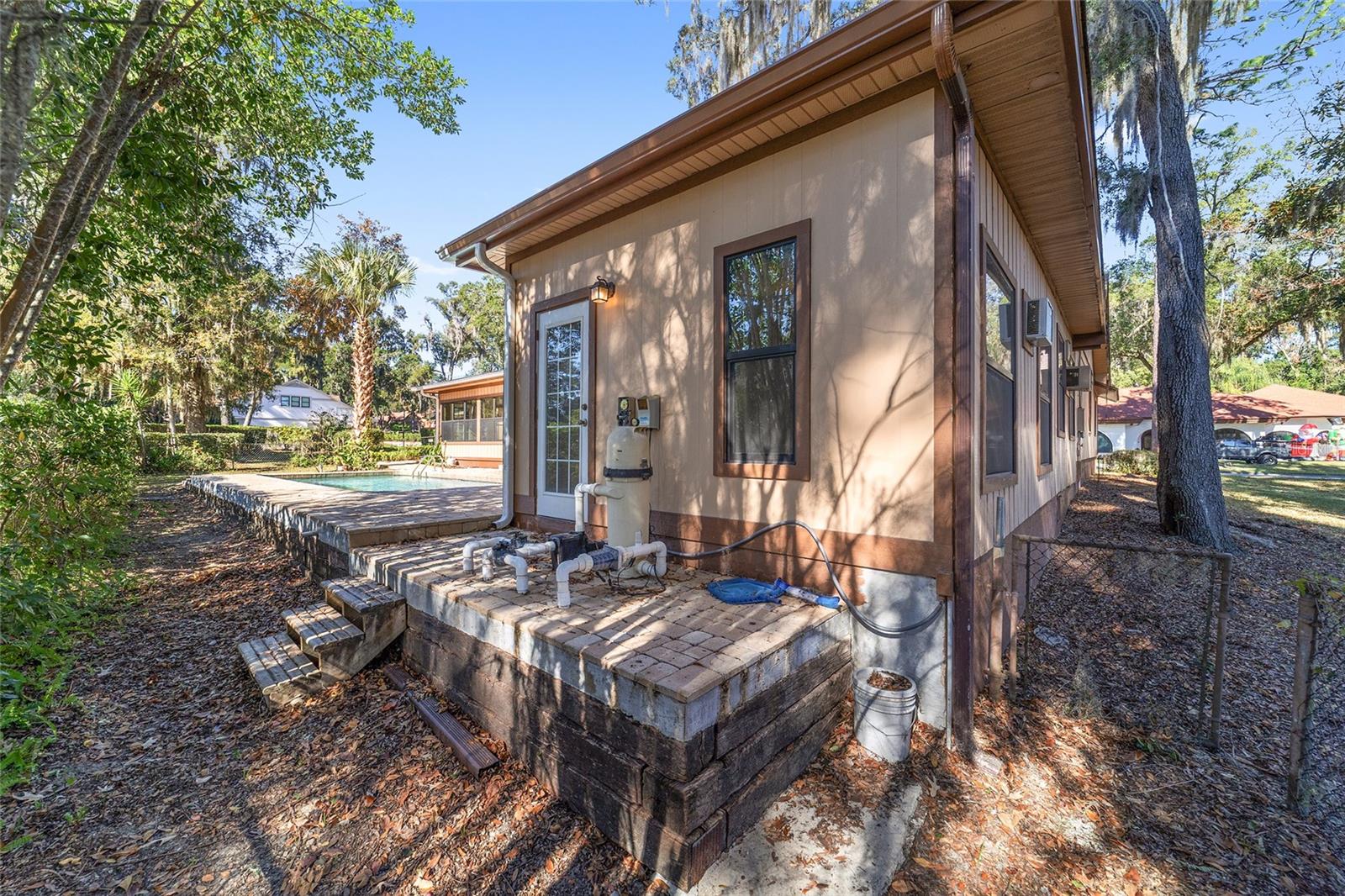 Listing photo id 84 for 2416 15th Street