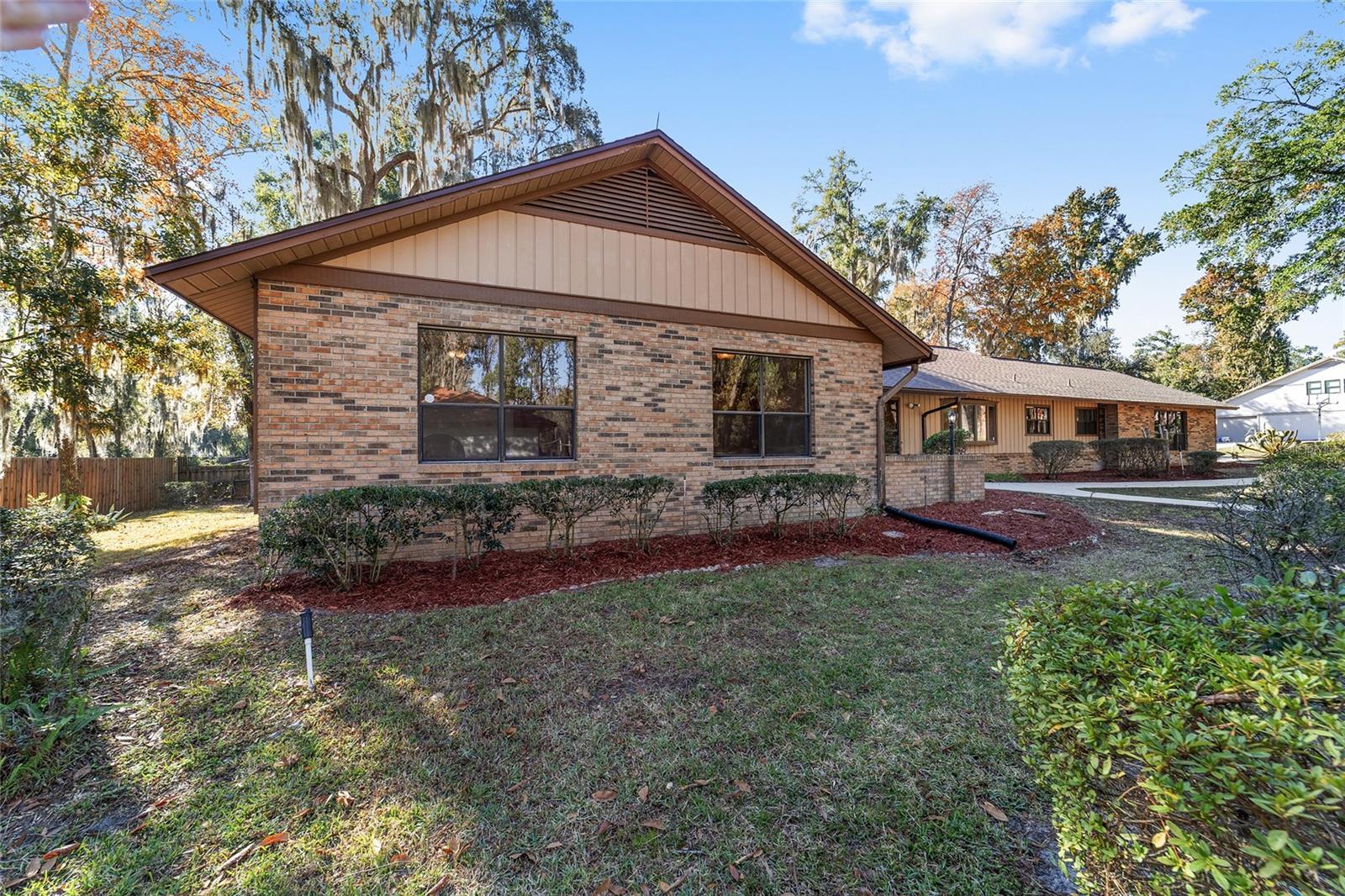 Listing photo id 96 for 2416 15th Street