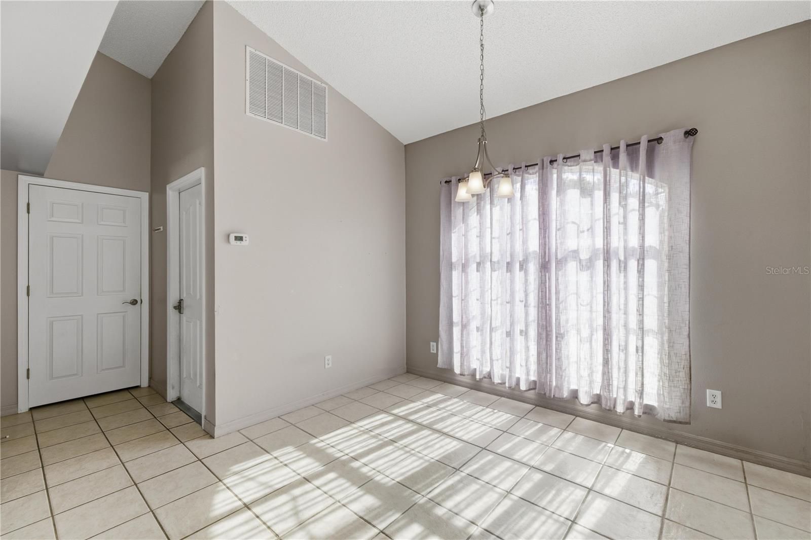 Image 14 of 32 For 20201 Cardinal Avenue