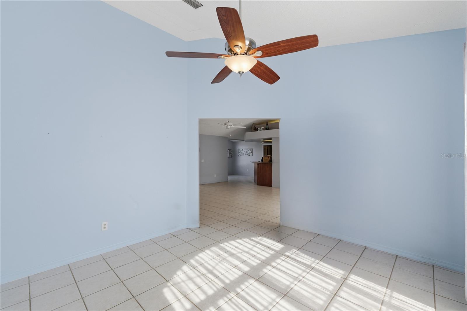 Image 15 of 32 For 20201 Cardinal Avenue