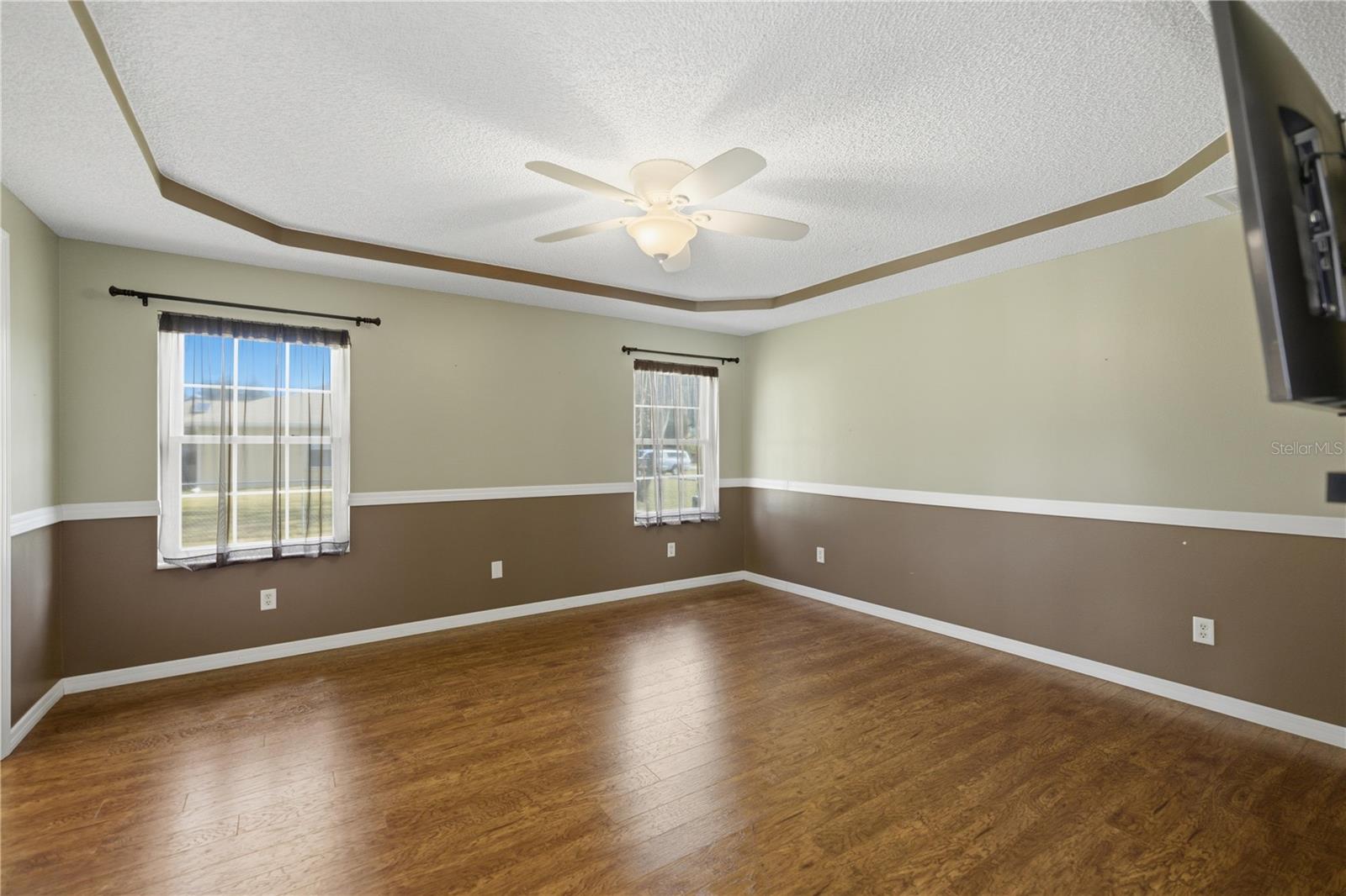 Image 18 of 32 For 20201 Cardinal Avenue