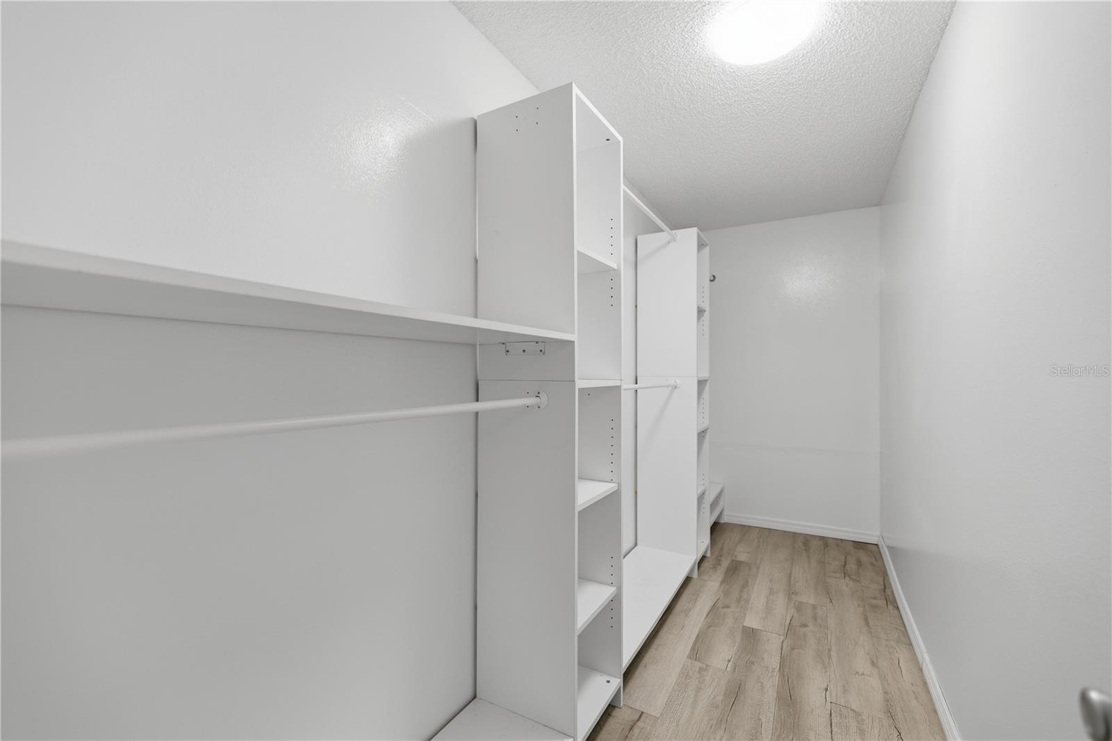 Image 20 of 32 For 20201 Cardinal Avenue