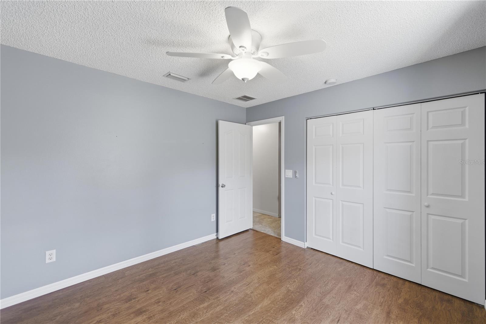 Image 23 of 32 For 20201 Cardinal Avenue