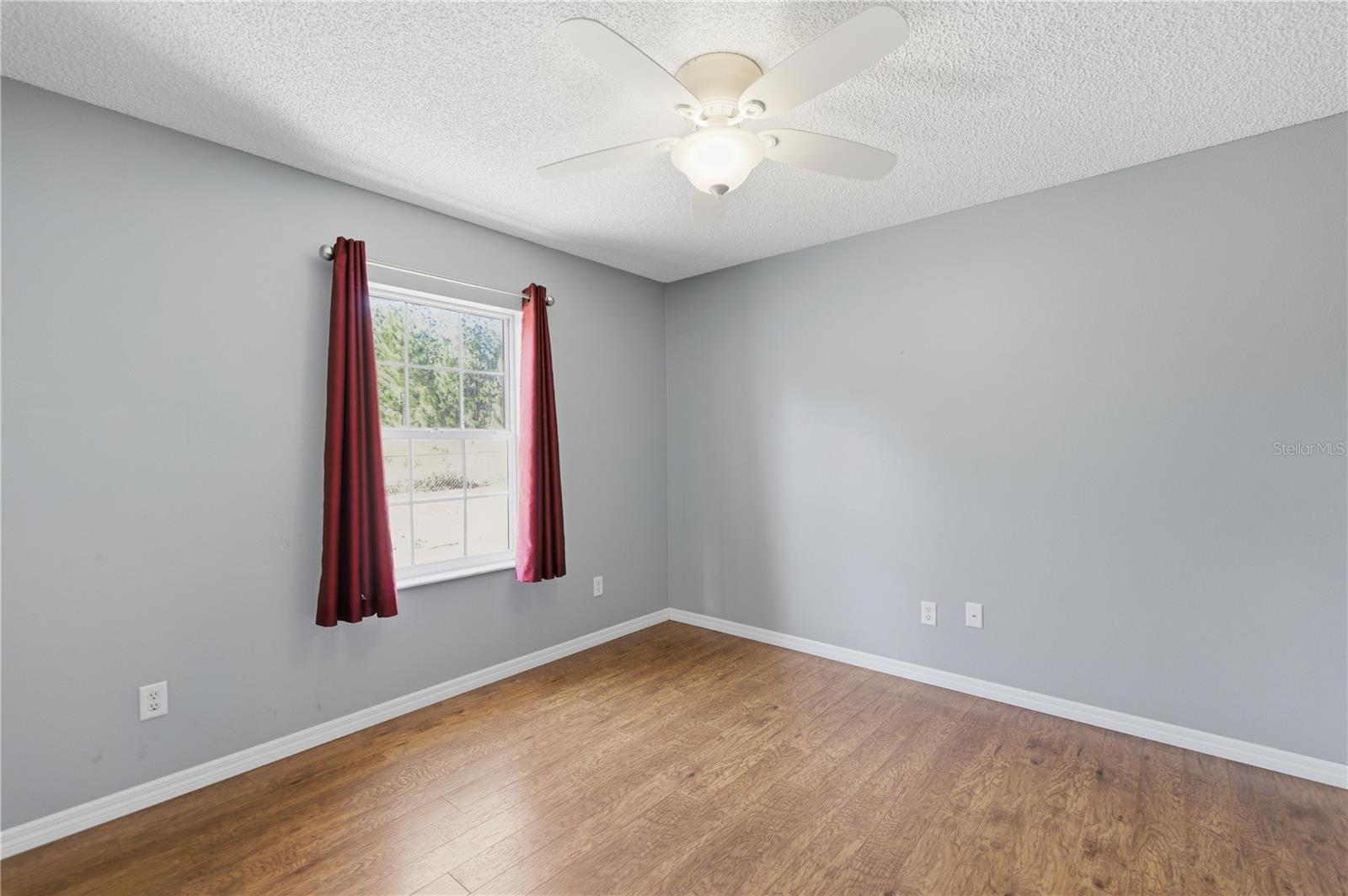 Image 24 of 32 For 20201 Cardinal Avenue