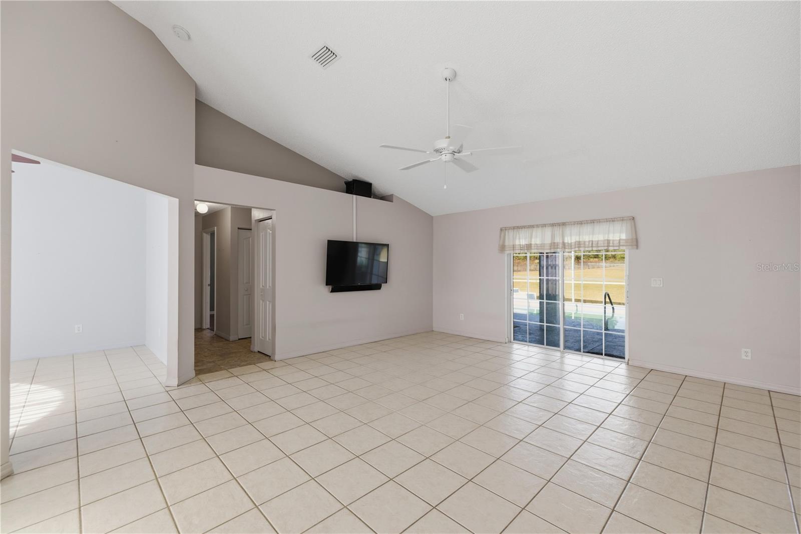 Image 9 of 32 For 20201 Cardinal Avenue