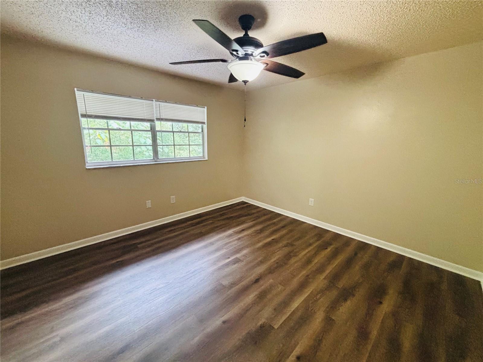 Image 12 of 21 For 1023 2nd Street 3