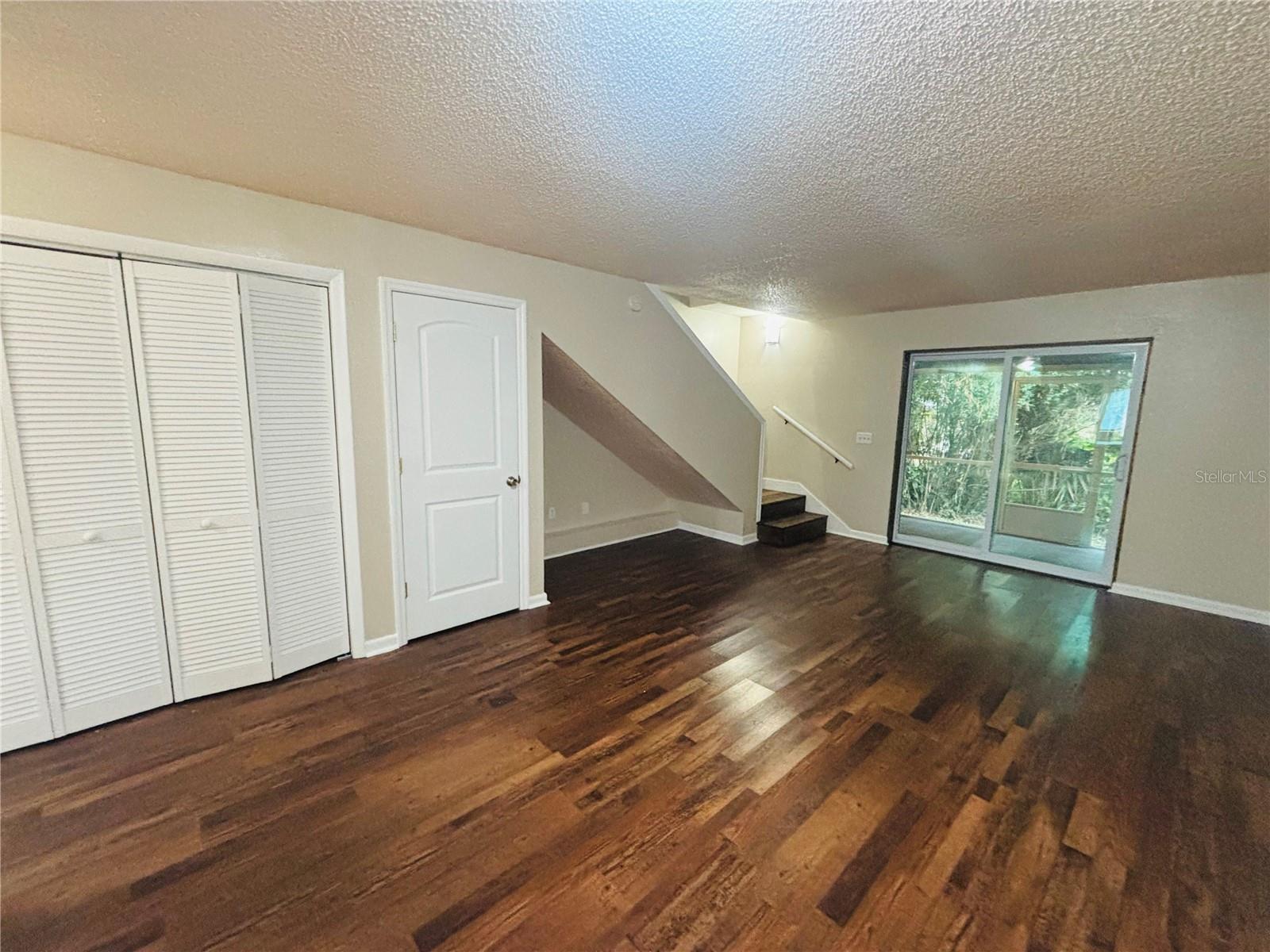 Image 6 of 21 For 1023 2nd Street 3