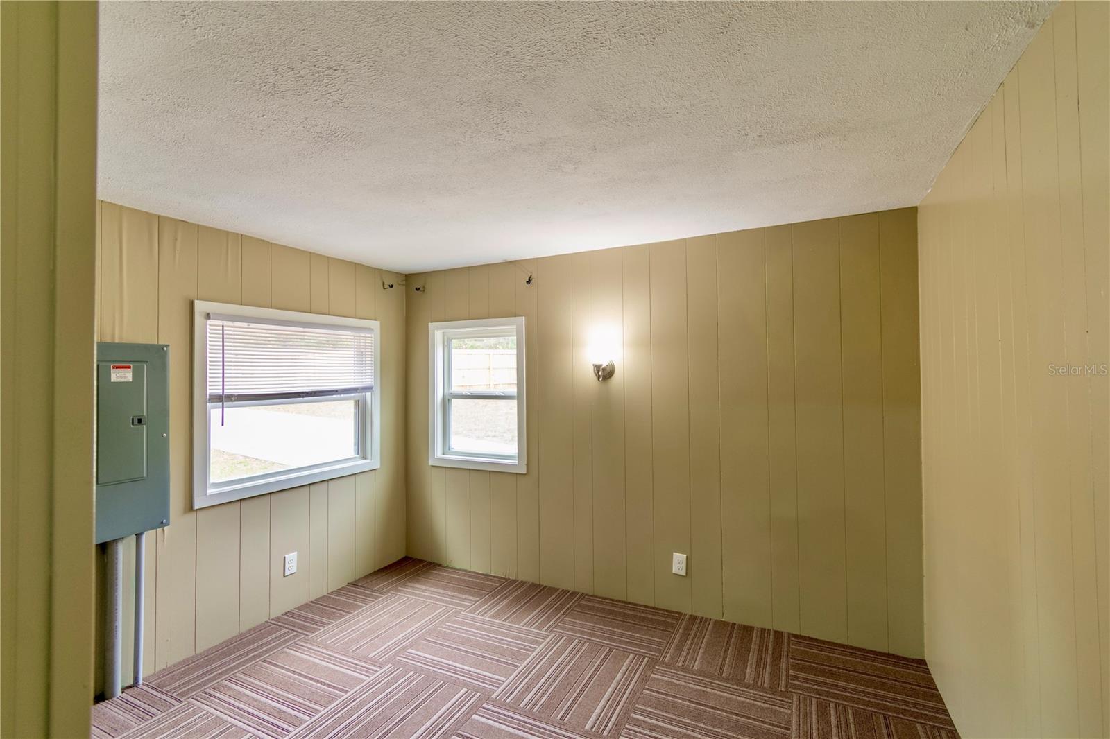 Image 13 of 39 For 3831 Camelot Place