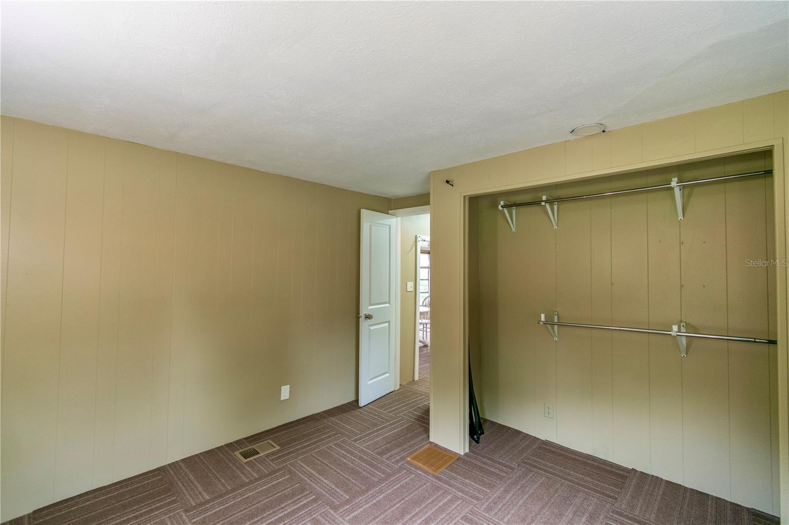 Image 14 of 39 For 3831 Camelot Place