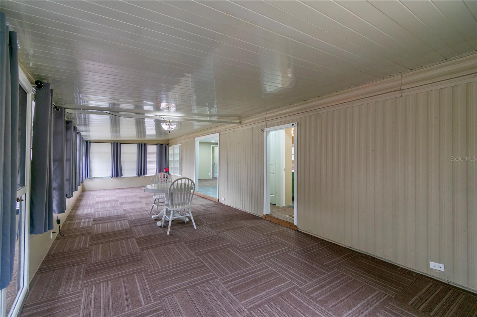 Image 19 of 39 For 3831 Camelot Place