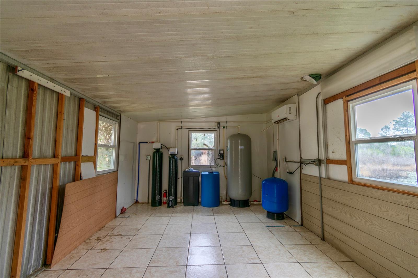 Image 30 of 39 For 3831 Camelot Place