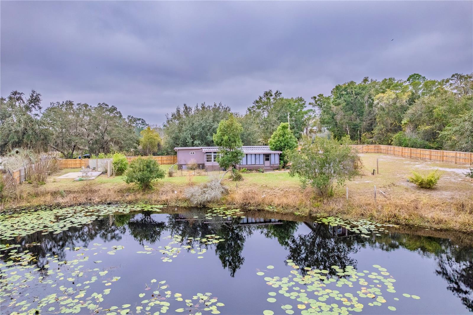 Image 35 of 39 For 3831 Camelot Place